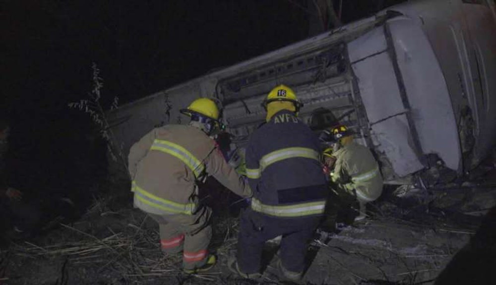 Zeci de oameni au murit în două accidente de autocar produse în Mexic