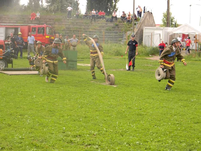 Jandarmii voluntari s-au întrecut pe stadionul Municipal