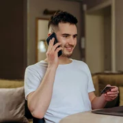 De ce tot mai mulți români preferă să își gestioneze banii direct din aplicație jpg