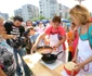 Ionela şi Mariana termină de făcut spaghetele jpeg