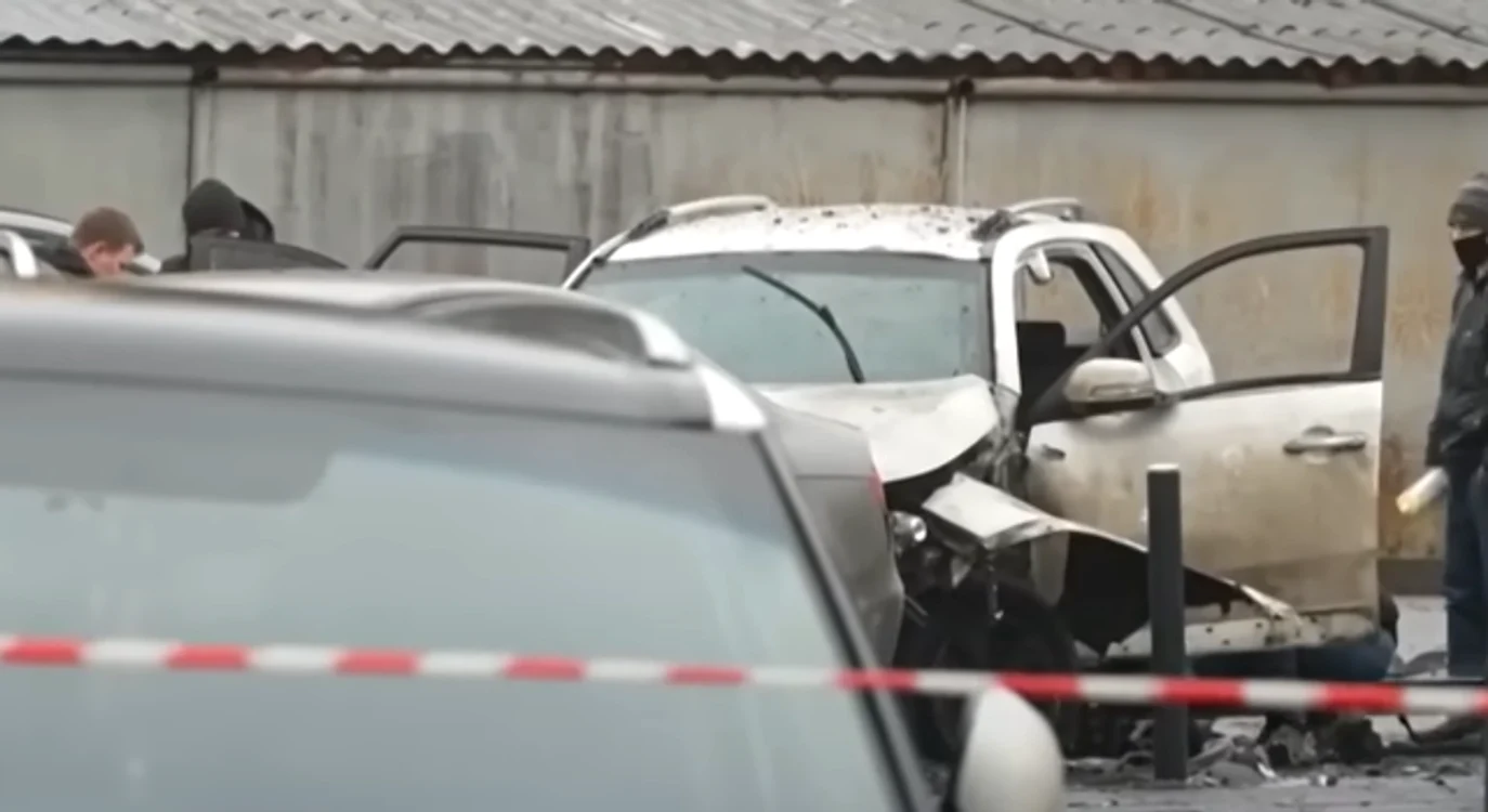 O bombă a explodat luni sub maşina lui Sarvarov. FOTO captură video YouTube DW News