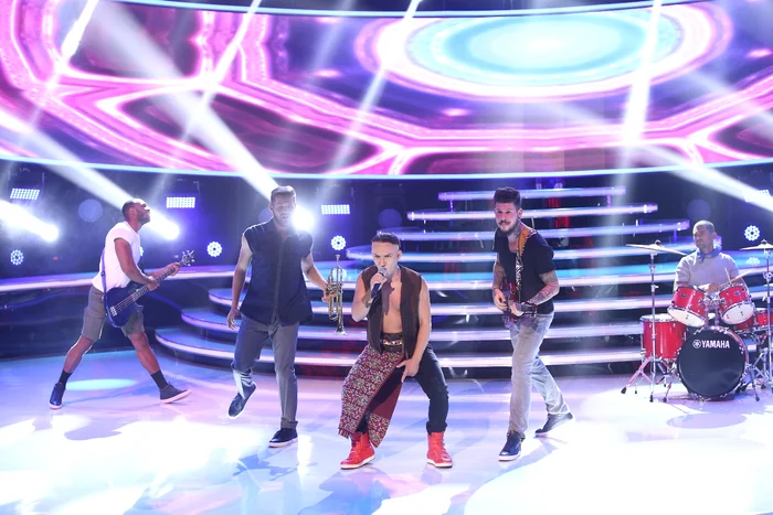 Mihai Trăstariu a topit grăsimea d epe burtă ca să poată apărea la bustul gol pe scenă