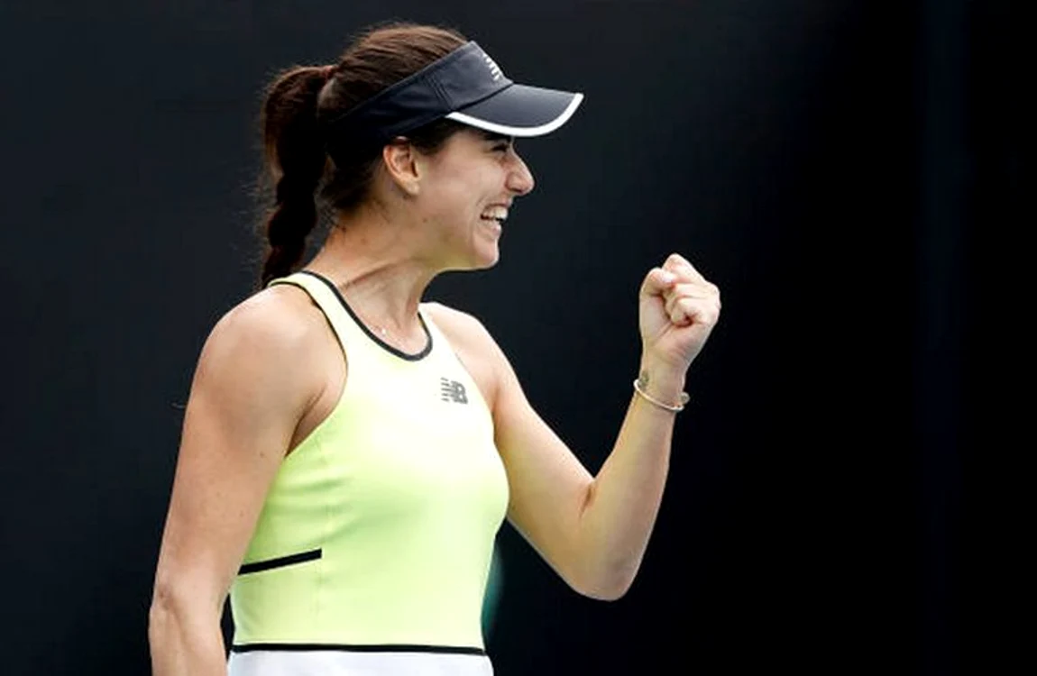 
    Sorana Cirstea, bucuroasă după calificarea în turul secund de la Australian Open 2020Foto: Guliver/ GettyImages  