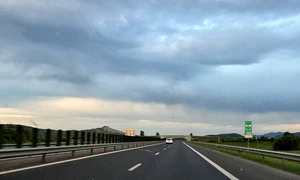 Autostrada Foto Daniel Guță ADEVĂRUL jpg