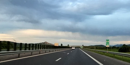 Autostrada Foto Daniel Guță ADEVĂRUL jpg