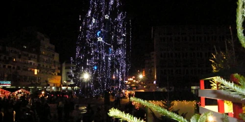 Bradul de Crăciun s-a aprins aseară la Târgovişte