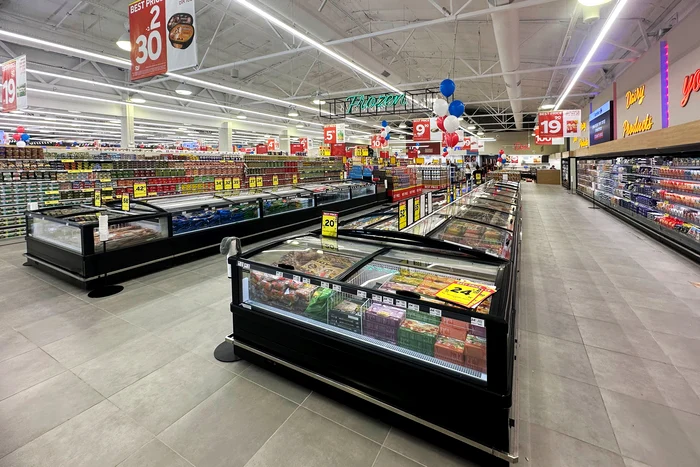 Un mare lanț de supermarketuri se pregătește să vândă magazinele din România.