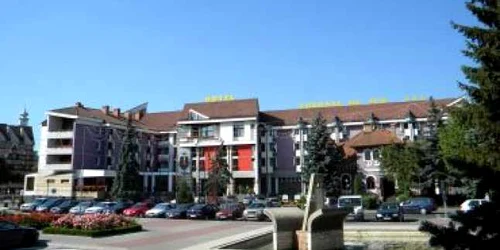 Bistriţa: LA PAS PRIN VECHIUL BURG/ Hotel Coroana de Aur, o ficţiune devenită realitate