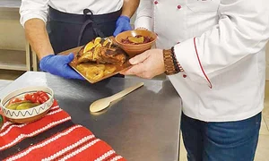 Colaborează deseori cu bucătarul Florin Bălan  Împreună fac echipă bună în bucătărie jpeg