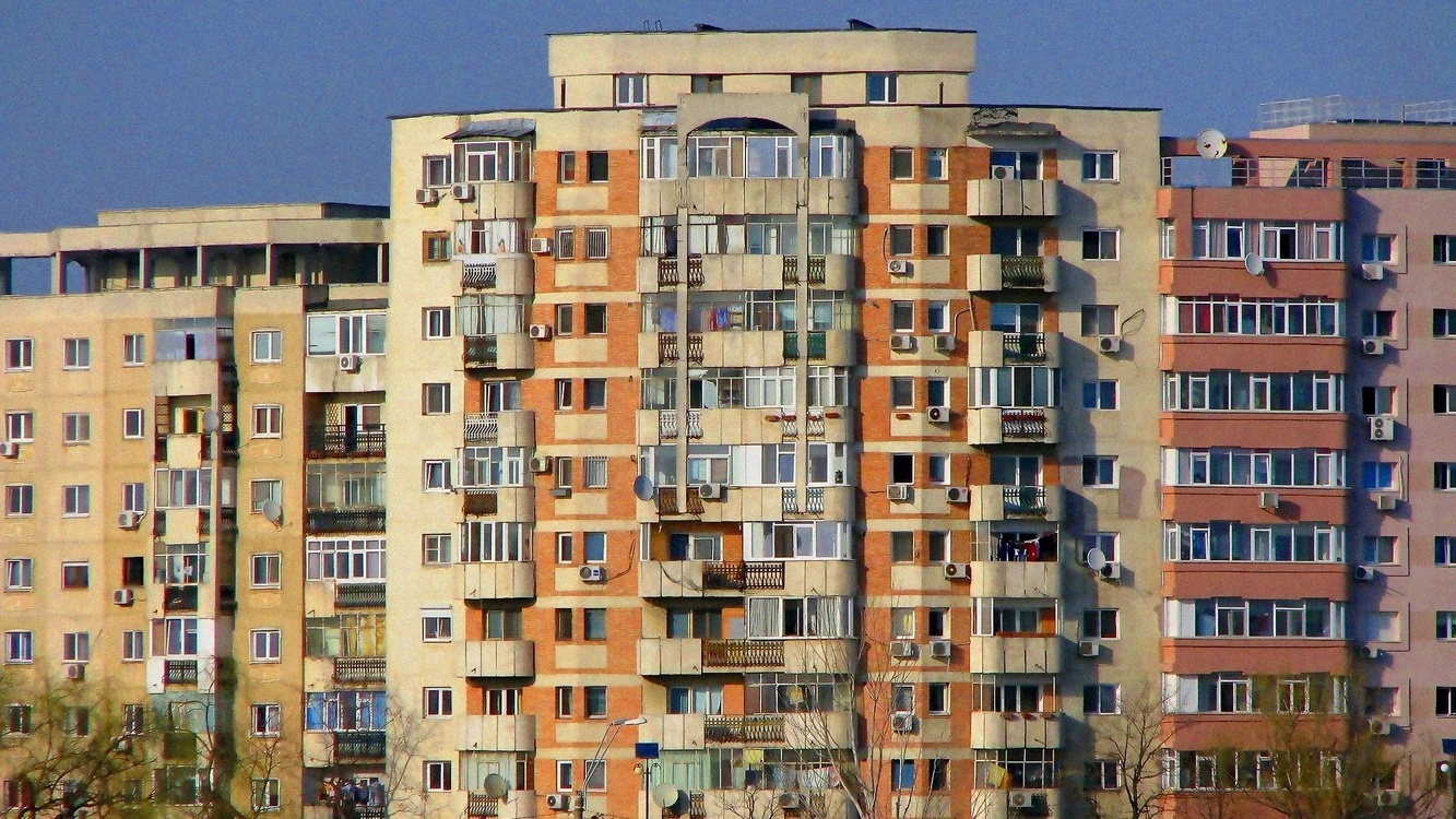 Amendă de până la 40.000 lei pentru românii care stau la bloc / foto: arhiva Click!