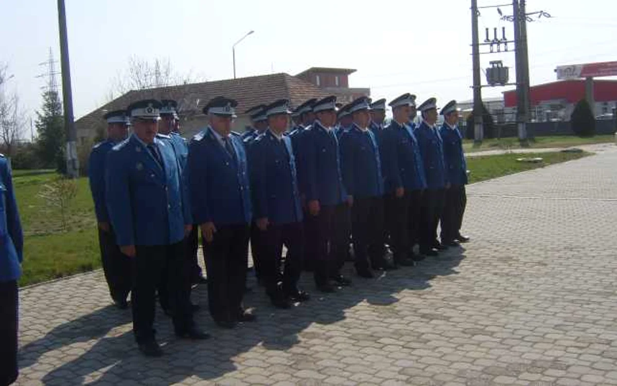În semn de solidaritate, jandarmii au stat aseară o oră pe întuneric