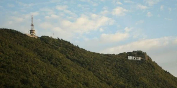 Braşovul este  pe locul întâi la la suprafaţa de spaţiu verde pe cap de locuitor.
