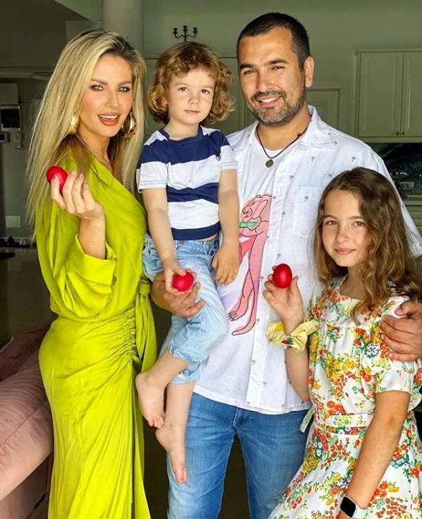 1 andreea banica si familia de paste jpg jpeg