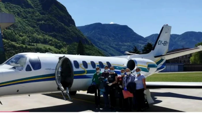 
    Româncele au plecat în Italia cu un avion privatfoto: Digi 24  