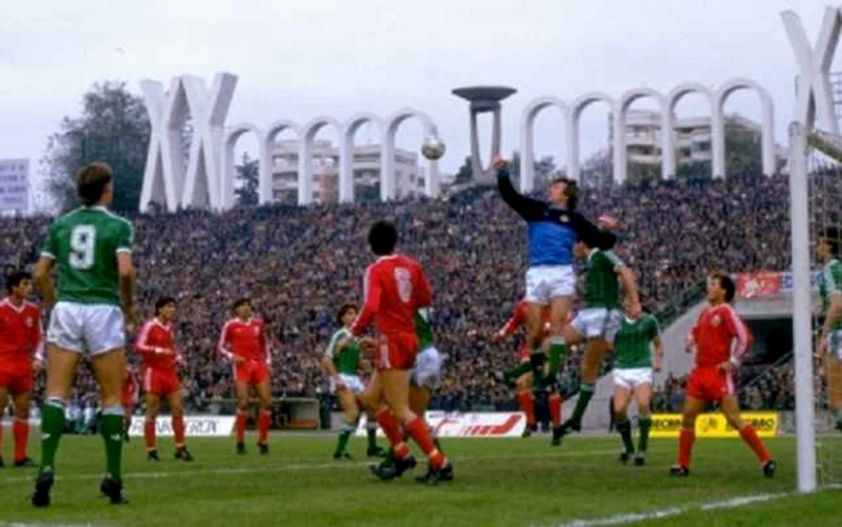 Irlanda de Nord ne-a învins la Bucureşti în 1985 FOTO Sunt Iulian Anghel, editor Adevărul, şi consider că este penibil să specific sursele fotografiilor