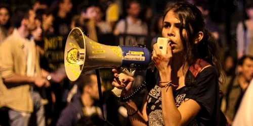 Andreea petrut la o manifestare rmgc