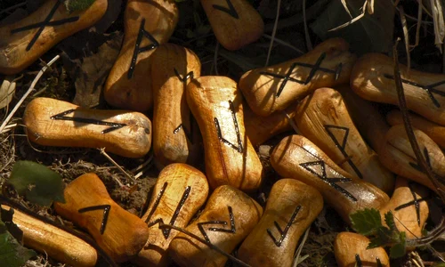 runes 928569 1280 jpg