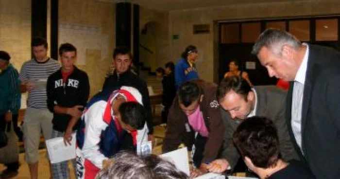 Reşiţa: Angajări la Bursa Locurilor de Muncă pentru absolvenţi