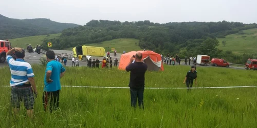 Accidentul de la Perşani s-a produs într-o curbă periculoasă. FOTOISU Braşov