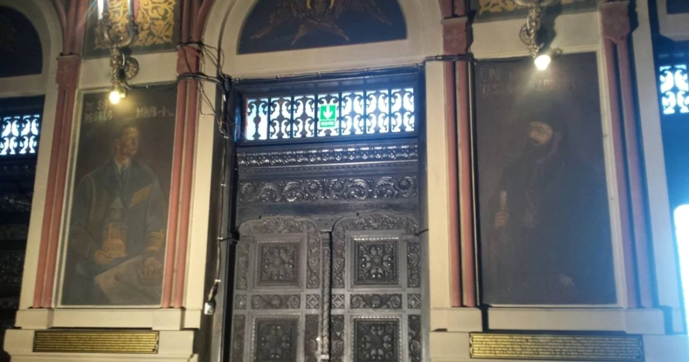 Portretele din Catedrală au supravieţuit dictaturii comuniste FOTO Ştefan Both