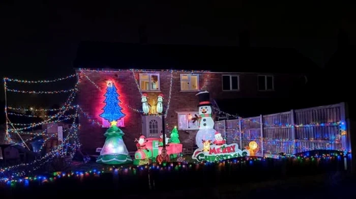 O parte din instalaţiileşi decoraţiunile familiei Stonier. Foto Facebook/Michel Stonier