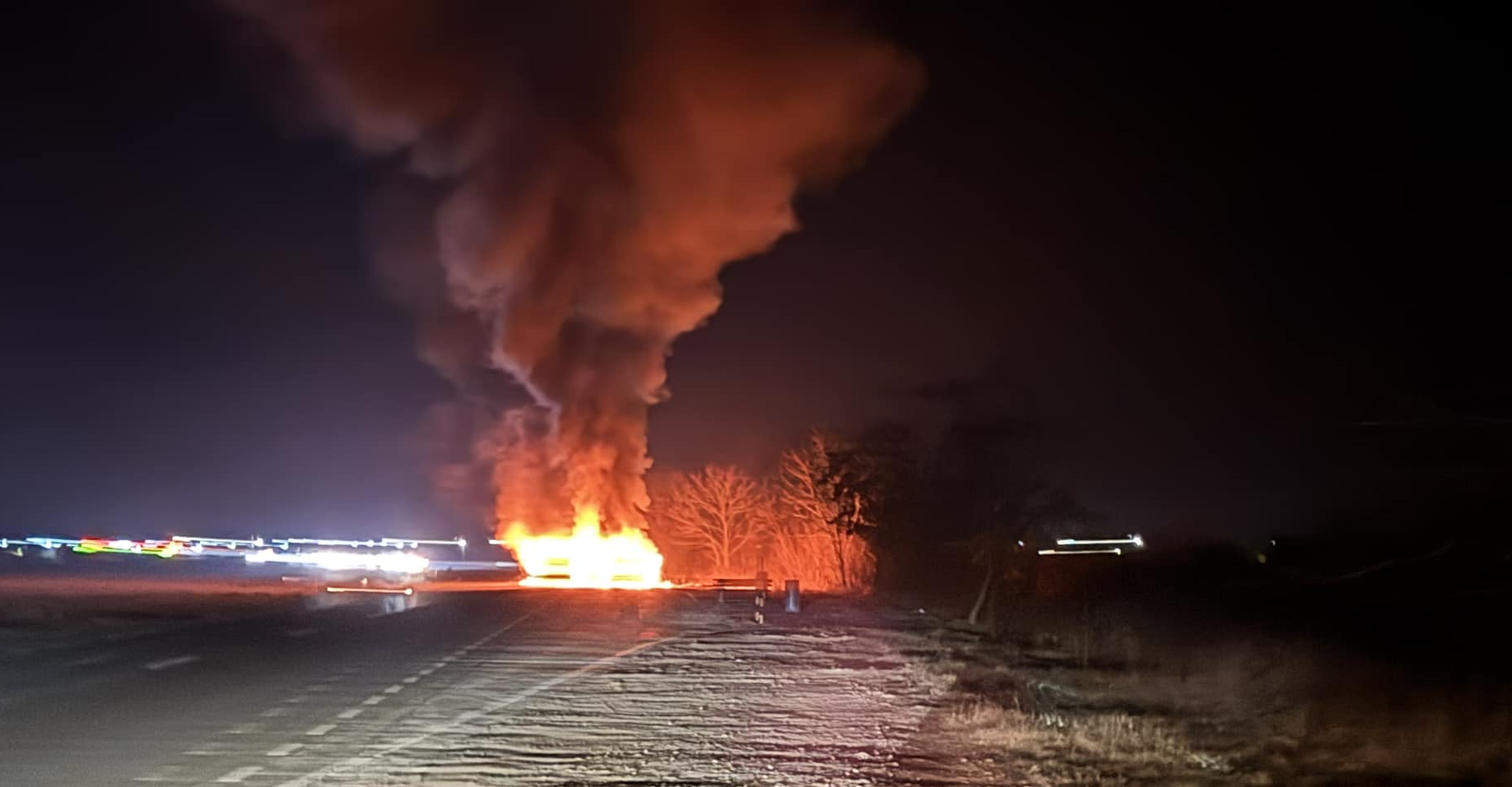 masina in flacari preot  jpg