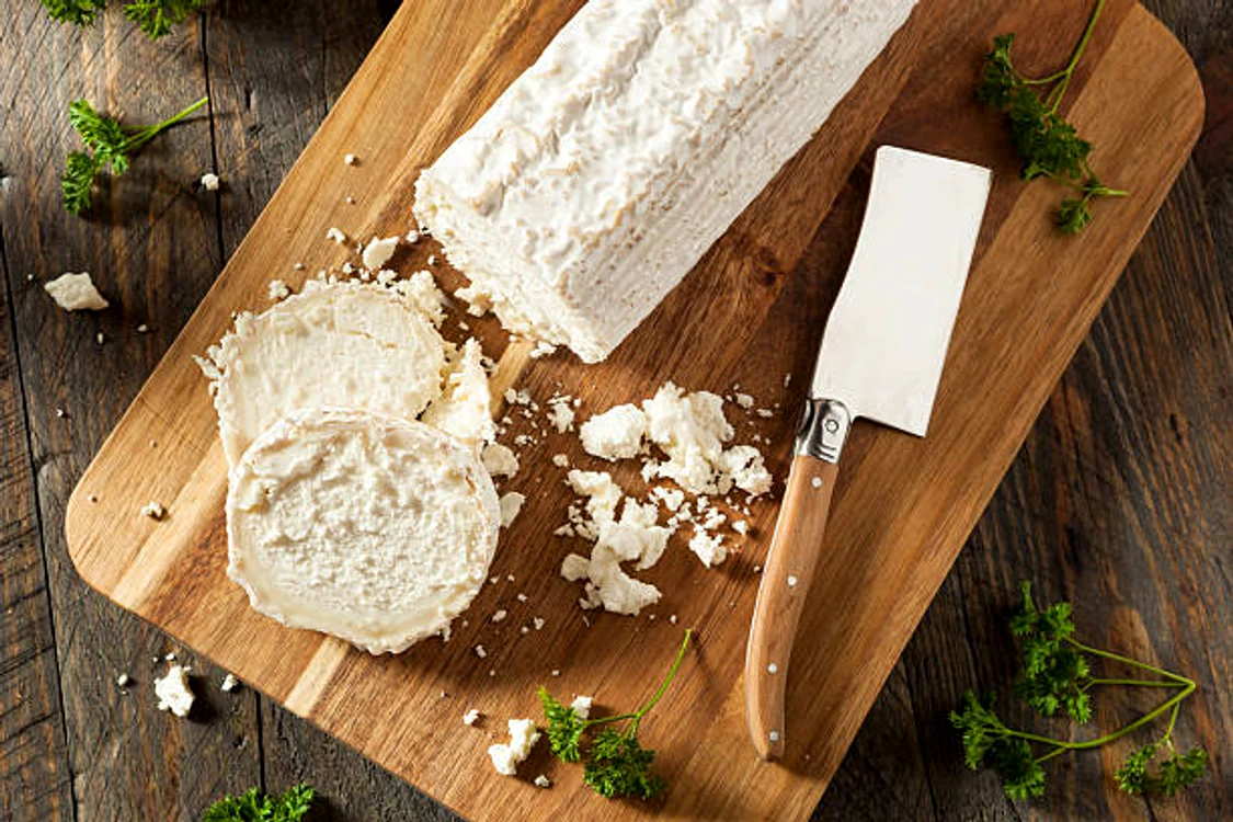 Brânza de capră este mult mai ieftină la producători / foto: IStock