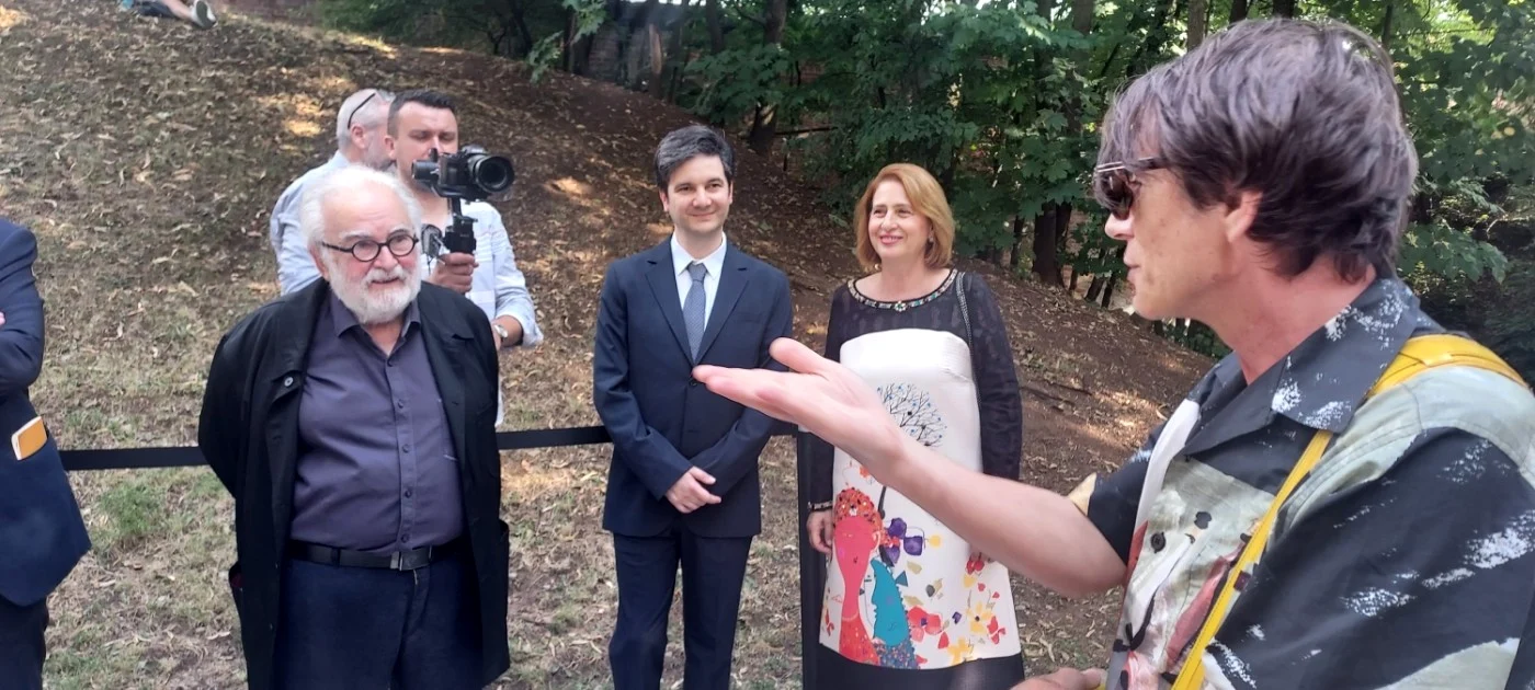 Criticul de artă George Banu şi regizorul polonez Krzysztof Warlikowski (dreapta), alături de Liviu Jicman, preşedinte ICR, şi Gilda Lazăr, director JTI