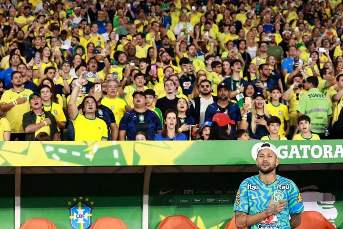 Fanii brazilieni îl îndrăgesc foarte mult pe Neymar Jr. FOTO: EPA Images
