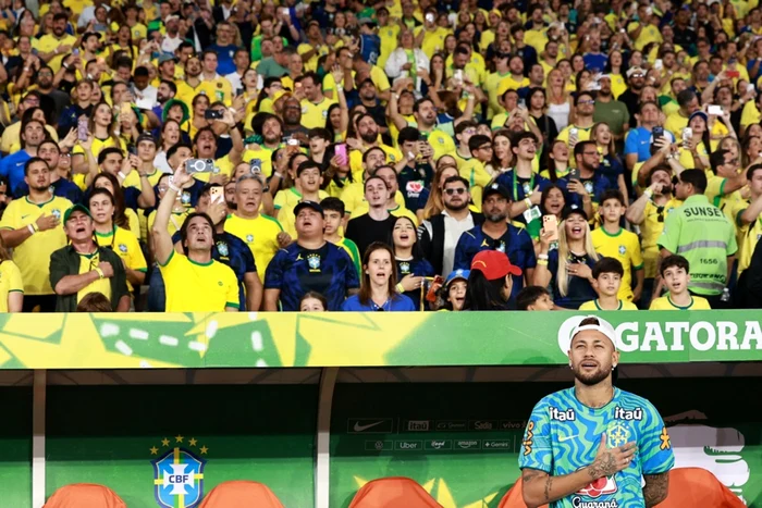 Fanii brazilieni îl îndrăgesc foarte mult pe Neymar Jr. FOTO: EPA Images