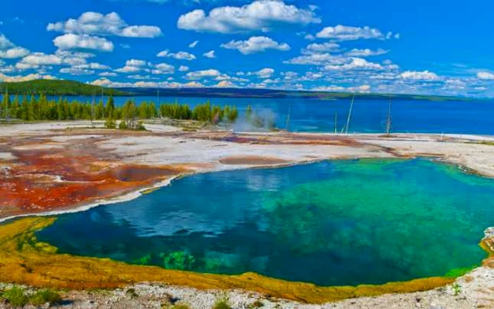 Yellowstone este cel mai mare parc naţional din lume FOTO Shutterstock