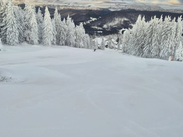 Sezonul de schi s-a deschis în Poiana Brașov: ce pârtii sunt deschise și cum circulă transportul pe cablu