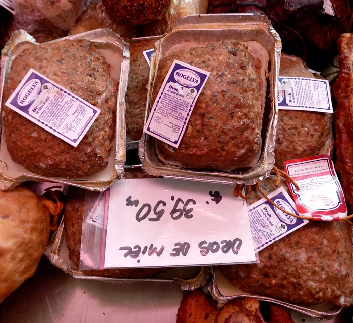 Carne expirată descoperită de Protecția Consumatorului FOTO: Protecția Consumatorului Galați