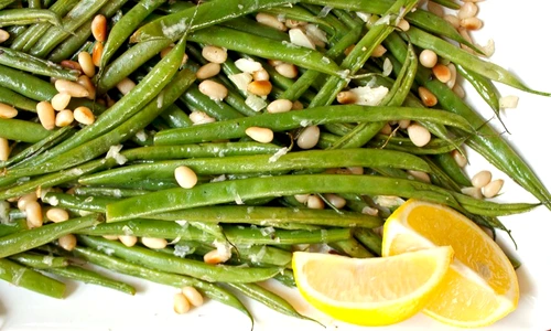 salata de fasole verde cu muguri de pin jpeg