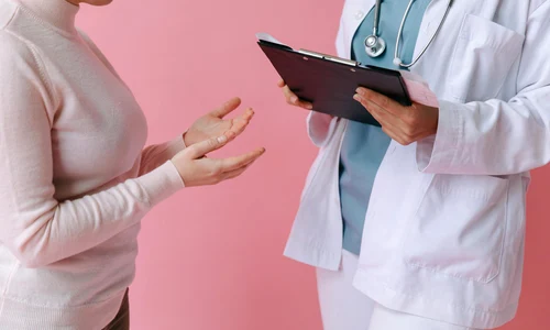 femeie consultatie doctor 7659869 jpg