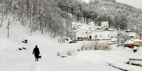 Parcul Naţional Buila Vânturariţa - Mănăstirea Pătrunsa - Vâlcea Foto Adevărul - credit Cătă Cătălin