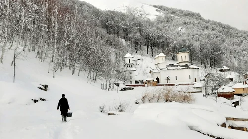 Parcul Naţional Buila Vânturariţa - Mănăstirea Pătrunsa - Vâlcea Foto Adevărul - credit Cătă Cătălin