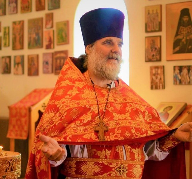 Bărbații tineri și singuri părăsesc bisericile protestante și se convertesc la ortodoxism. Spun că au găsit o alternativă mai „masculină”