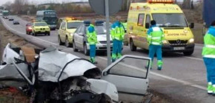 Trei morţi şi trei copii răniţi în urma unui accident petrecut în apropiere de Iaşi