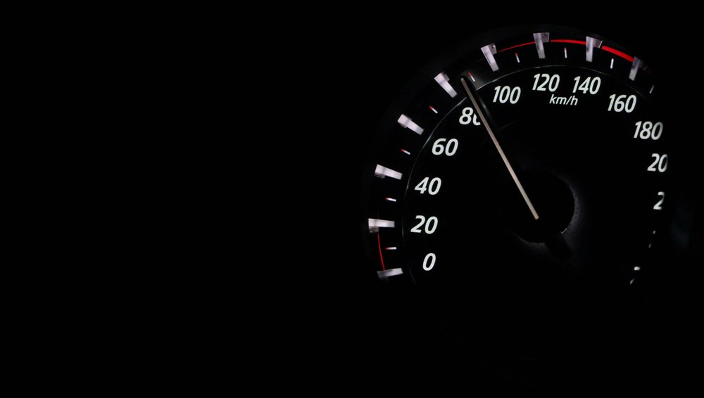 Cum profită samsarii de parcul auto învechit al României pentru a da țepe de mii de euro