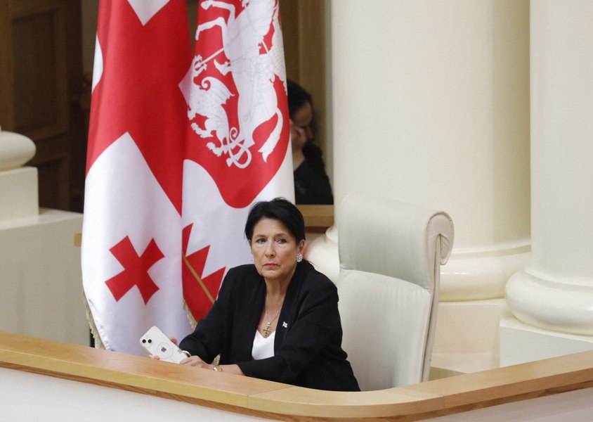 Parlamentul Georgiei nu a reușit să o demită pe preşedinta republicii, Salome Zourabişvili. Ce i se reproșează