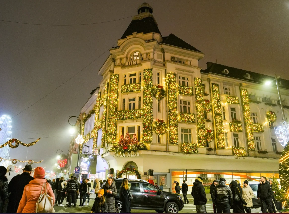 Peste 100.000 de oameni au participat la deschiderea Târgului de Crăciun din Craiova