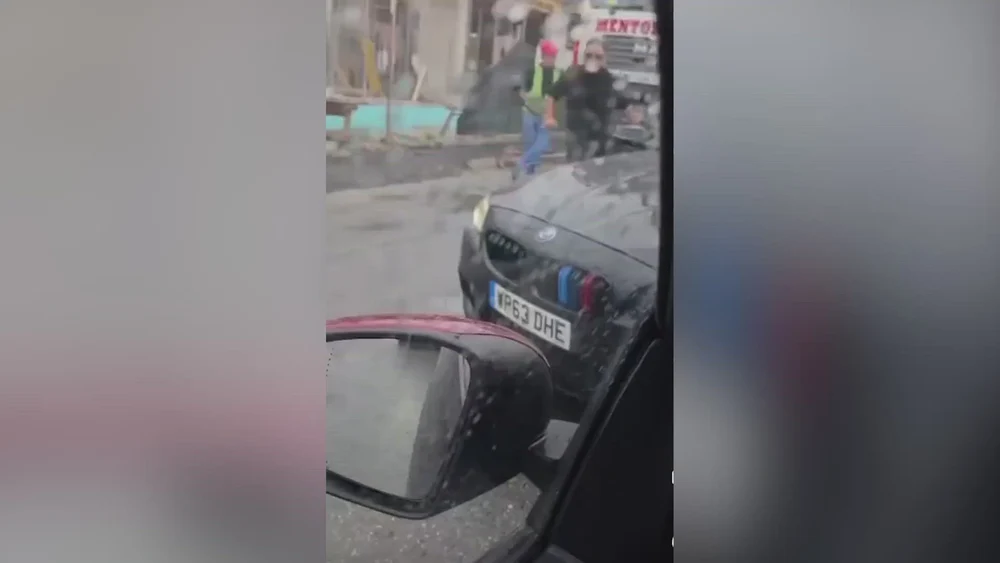 Momentul șocant în care un șofer din Târgu Jiu devine agresiv în trafic, după o depășire neregulamentară