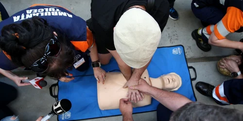 Training pentru resuscitare la Arena Naţională FOTO David Muntean