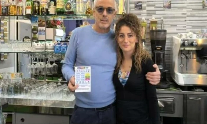 Cei doi români care se ceartă pe biletul câștigător FOTO: FB