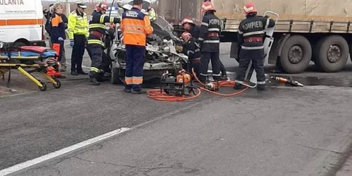 accident tir masina Galati