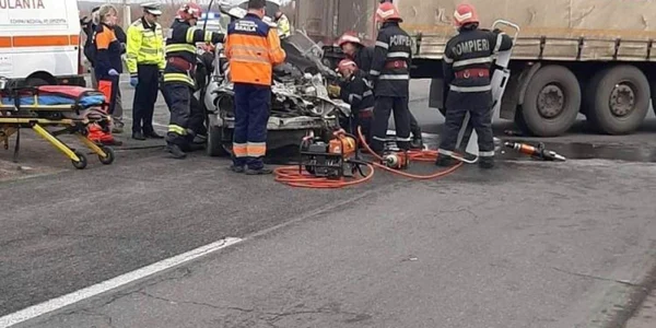 accident tir masina Galati
