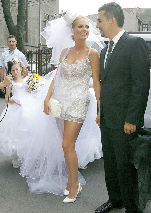 Şi Bănică s-a căsătorit la un  an distanţă