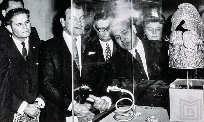 Expoziția „Trésors d’art ancien en Roumanie”, organizată la Paris, în 1970 (© Muzeul Municipiului București)