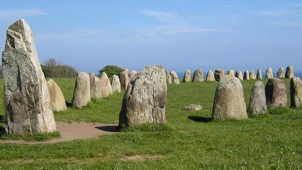 A fost descoperit un „Stonehenge” suedez? jpeg